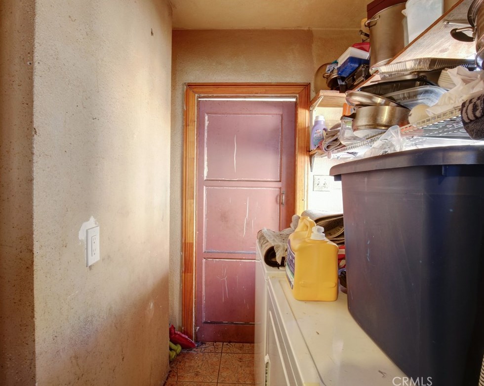 2001 Berkeley Ave, Los Angeles CA  90026-2987 exterior