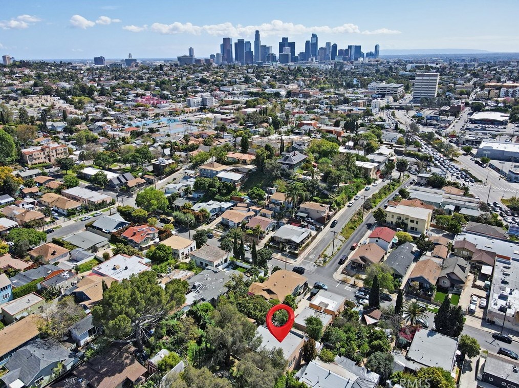 2001 Berkeley Ave, Los Angeles CA  90026-2987 exterior