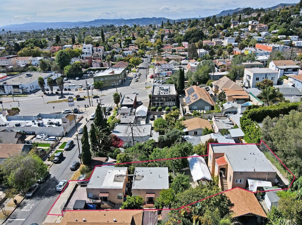2001 Berkeley Ave, Los Angeles CA  90026-2987 exterior