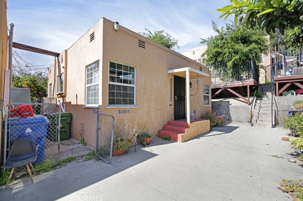2001 Berkeley Ave, Los Angeles CA  90026-2987 exterior