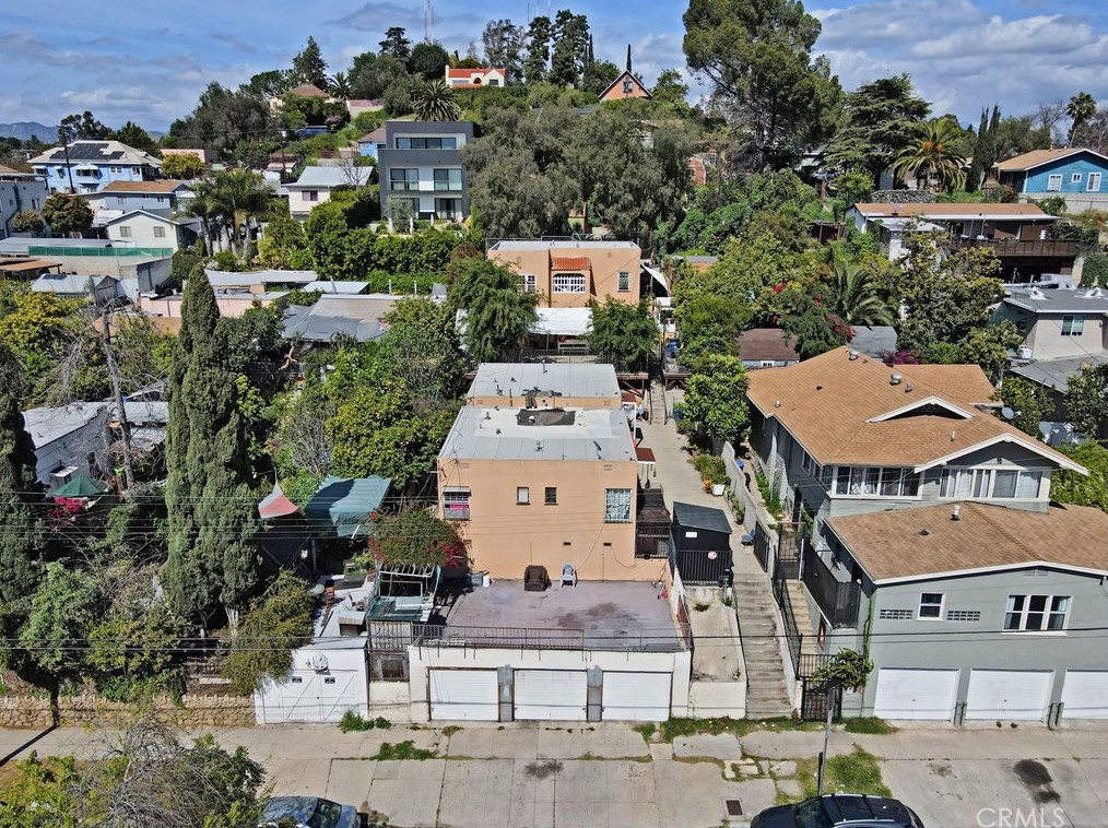 2001 Berkeley Ave, Los Angeles CA  90026-2987 exterior