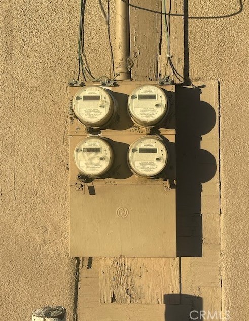 1503 Pacific St, Bakersfield CA  93305-4812 exterior