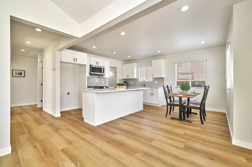 2027 75th St, Los Angeles CA  90047-2302 exterior