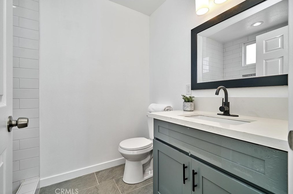 2027 75th St, Los Angeles CA  90047-2302 exterior