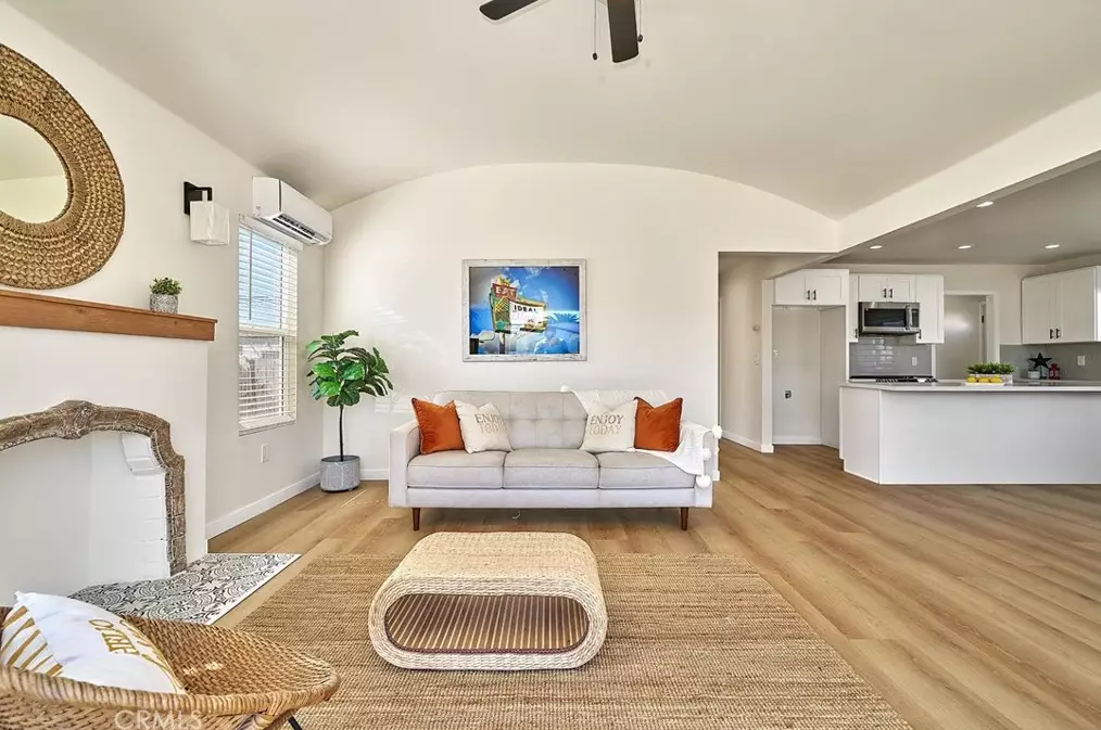 2027 75th St, Los Angeles CA  90047-2302 exterior