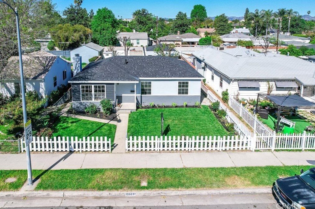 6621 Lindley Ave, Los Angeles CA  91335-5512 exterior