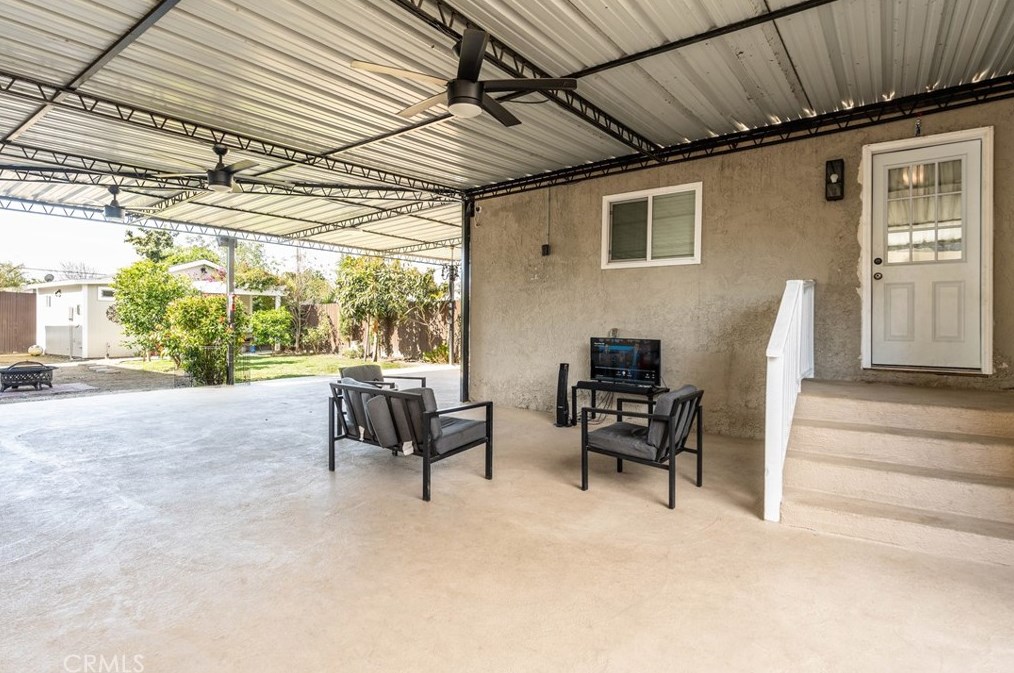 1406 108th St, Los Angeles CA  90047-4944 exterior