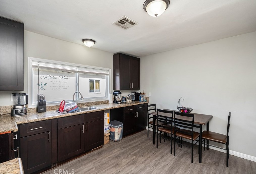 1406 108th St, Los Angeles CA  90047-4944 exterior