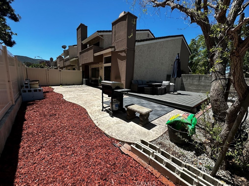 630 Artisan Rd, Thousand Oaks CA  91320-5702 exterior