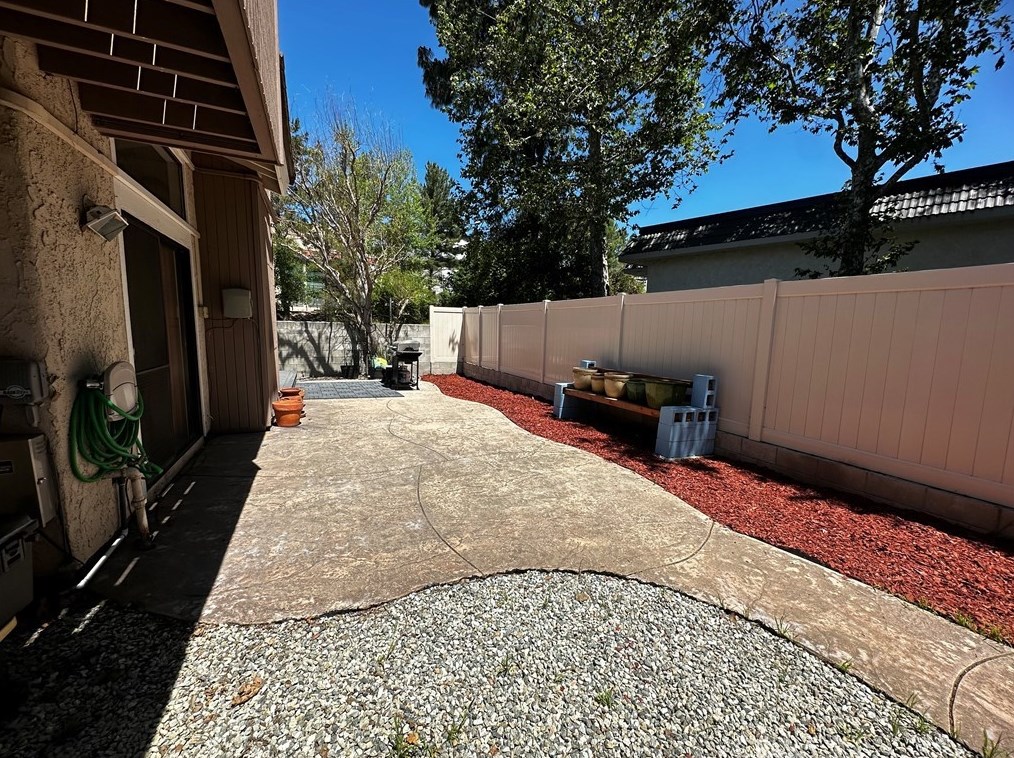 630 Artisan Rd, Thousand Oaks CA  91320-5702 exterior