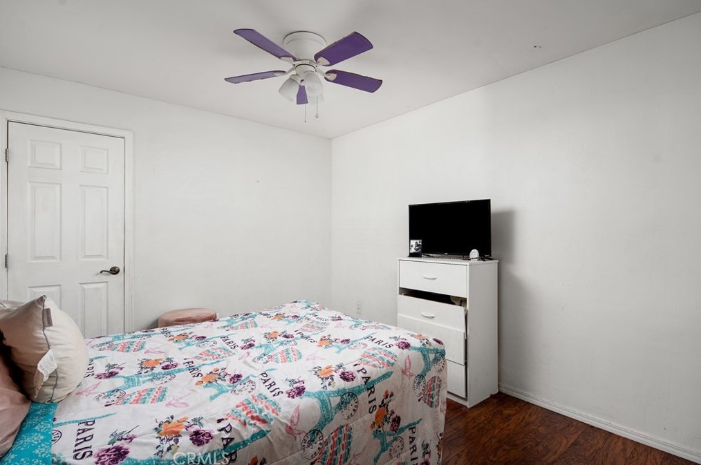 2401 Belvedere Ave, Bakersfield CA  93304-5431 exterior