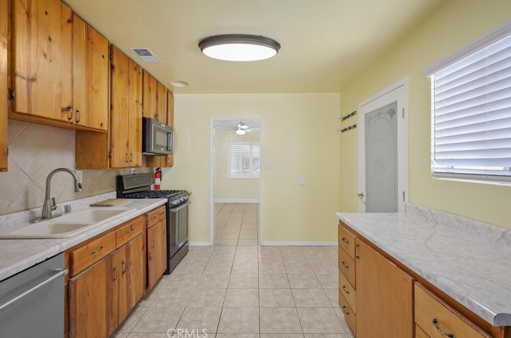 13112 Dalwood Ave, Norwalk CA  90650-5621 exterior