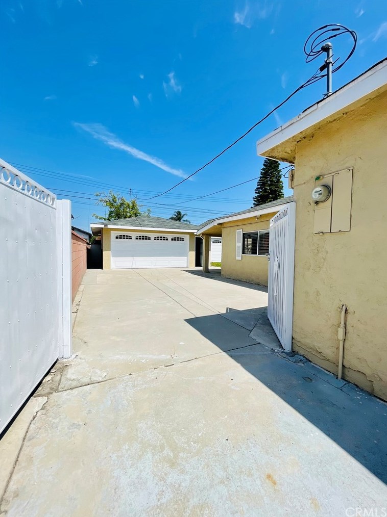 13112 Dalwood Ave, Norwalk CA  90650-5621 exterior
