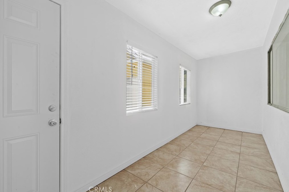 8219 Morton Ave, Los Angeles CA  90001-3541 exterior