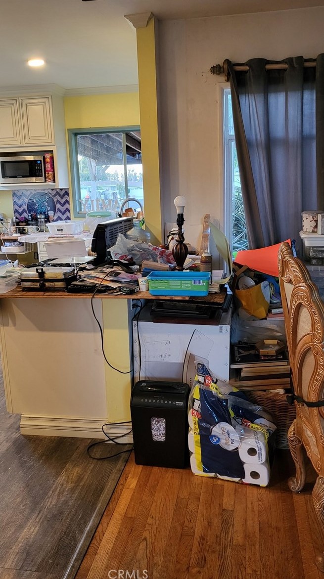 13239 Bechard Ave, Norwalk CA  90650-4421 exterior