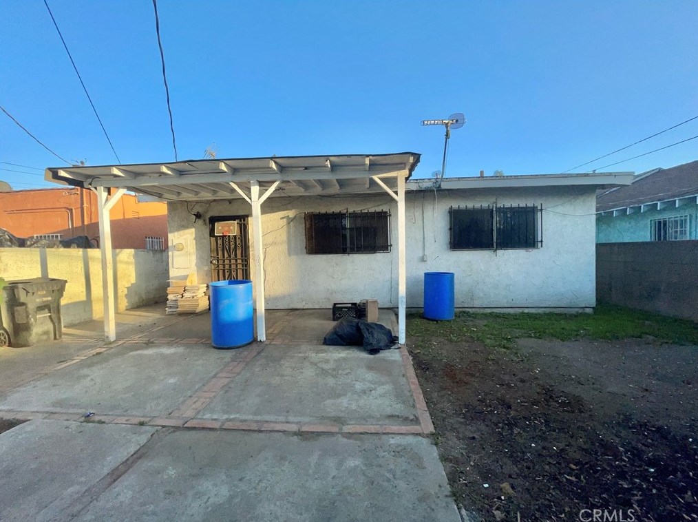 223 89th St, Los Angeles CA  90003-3705 exterior