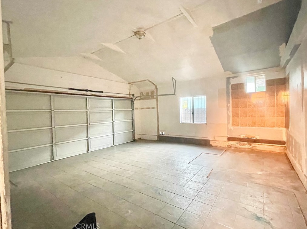 223 89th St, Los Angeles CA  90003-3705 exterior