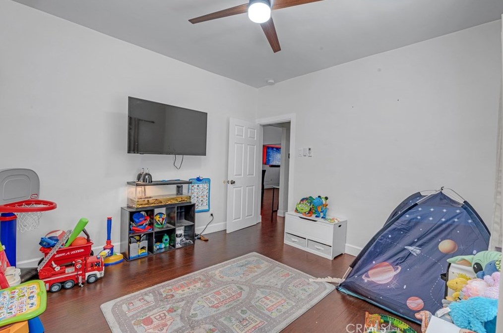 4323 Honduras St, Los Angeles CA  90011-3818 exterior