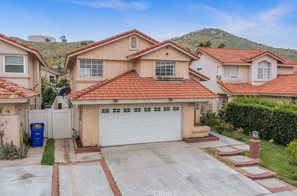 15357 Aveiro Rd, Fontana CA  92337-0982 exterior