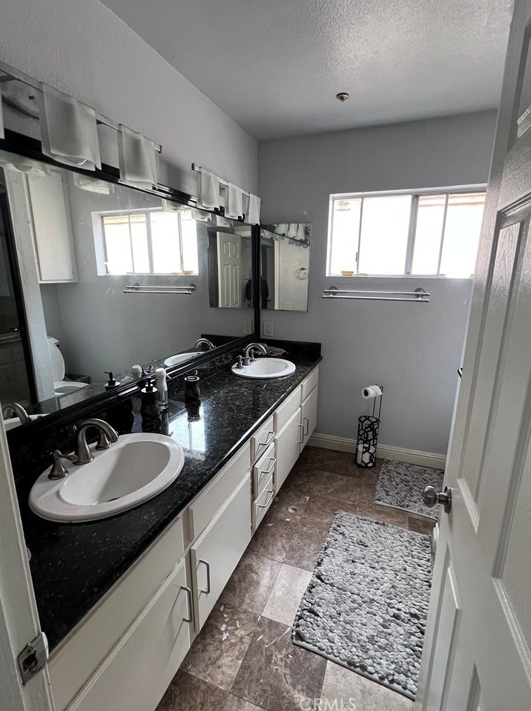 8753 Cedar St, Bellflower CA 90706-7738 exterior