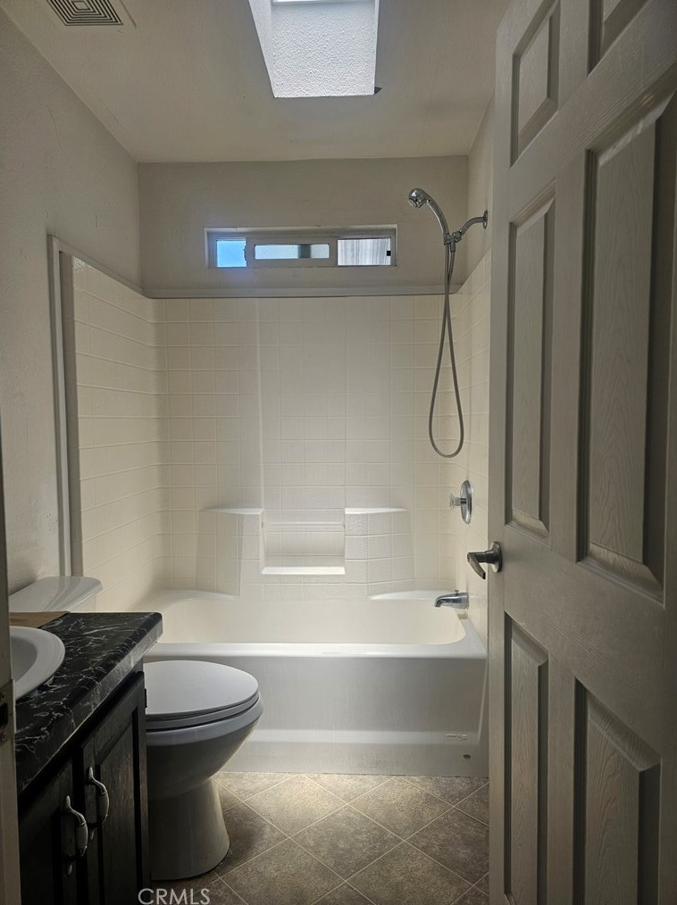 220 Elk St, Hemet CA  92543-6908 exterior