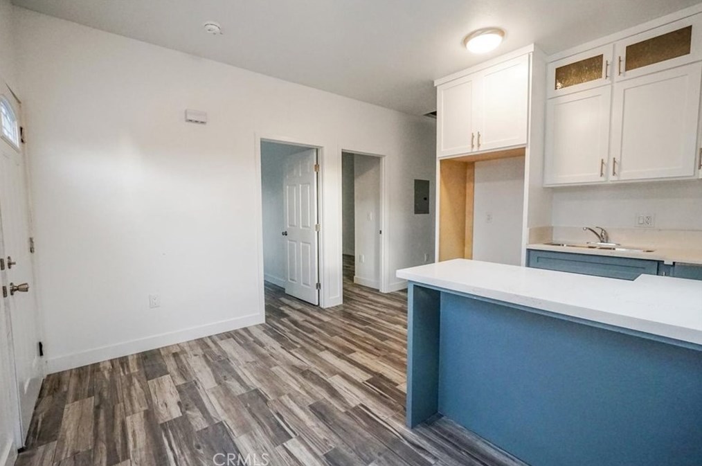 215 60th St, Los Angeles CA  90003-1208 exterior