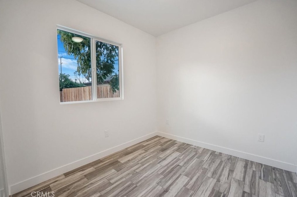 215 60th St, Los Angeles CA  90003-1208 exterior