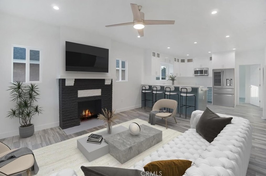 215 60th St, Los Angeles CA  90003-1208 exterior