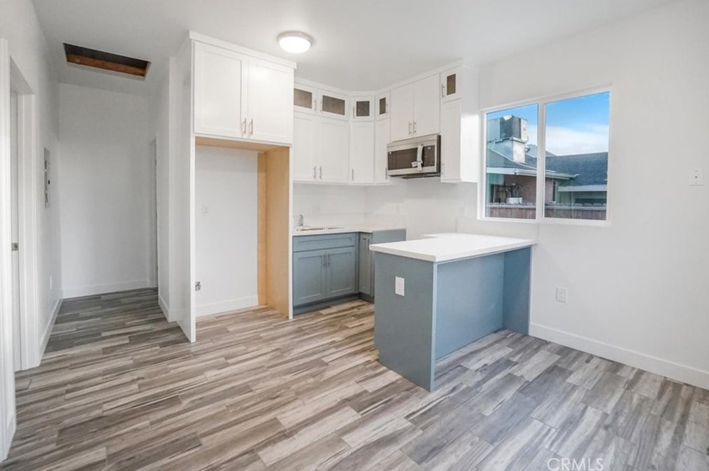 215 60th St, Los Angeles CA  90003-1208 exterior