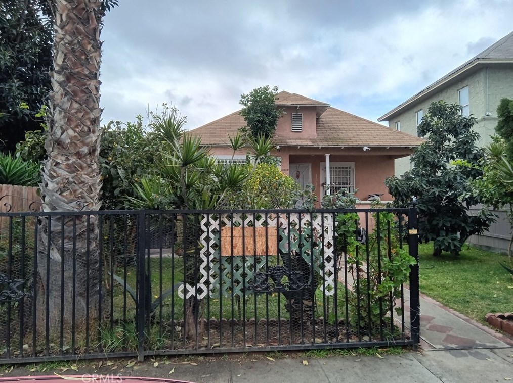 1442 20th St, Los Angeles CA  90011-1302 exterior