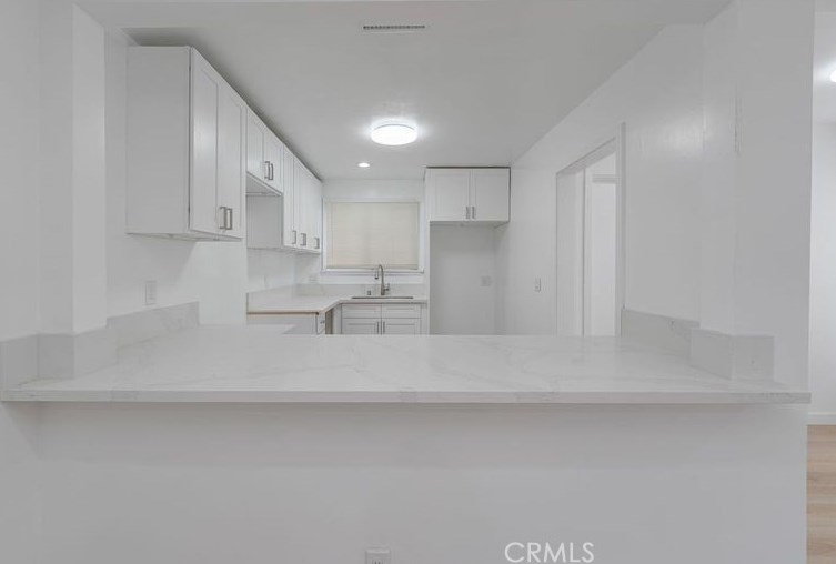 832 Century Blvd, Los Angeles CA  90044-4569 exterior