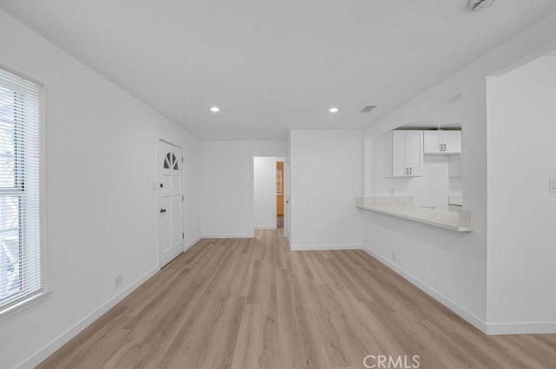 832 Century Blvd, Los Angeles CA  90044-4569 exterior