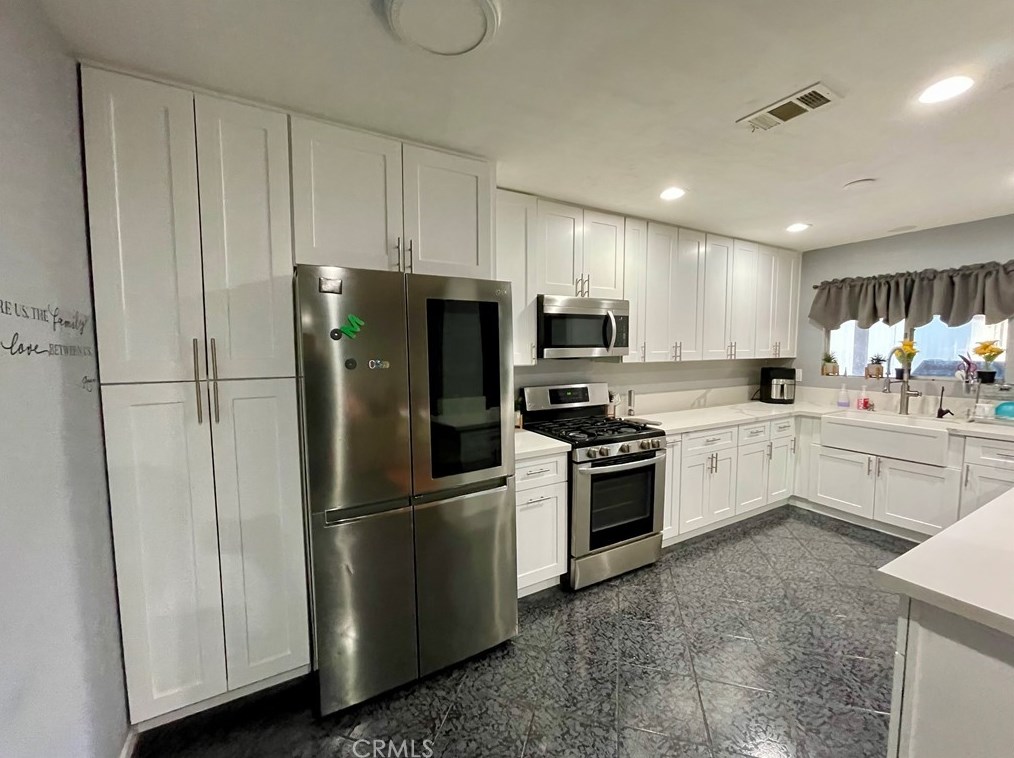527 Montebello Pl, Hemet CA  92543-7255 exterior