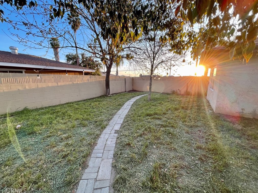 527 Montebello Pl, Hemet CA  92543-7255 exterior