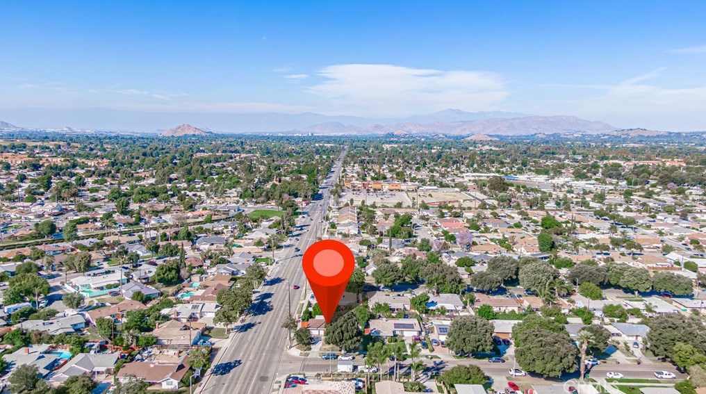 4193 Overland St, Riverside CA  92503-4069 exterior