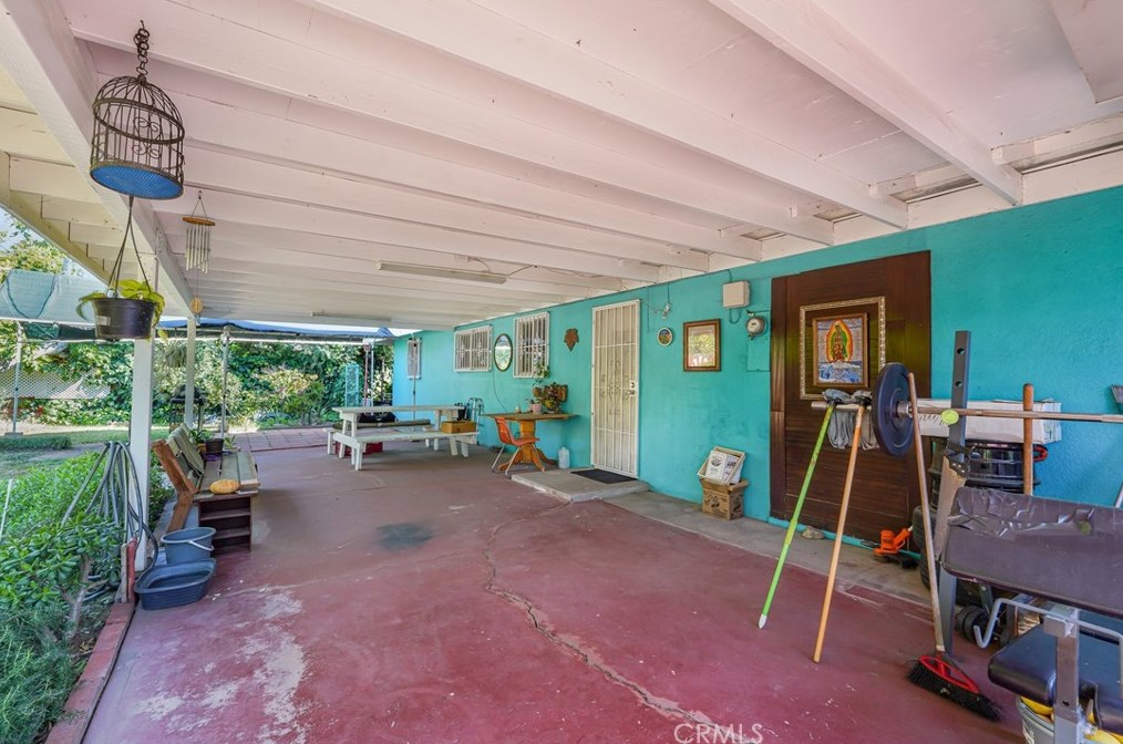 4193 Overland St, Riverside CA  92503-4069 exterior