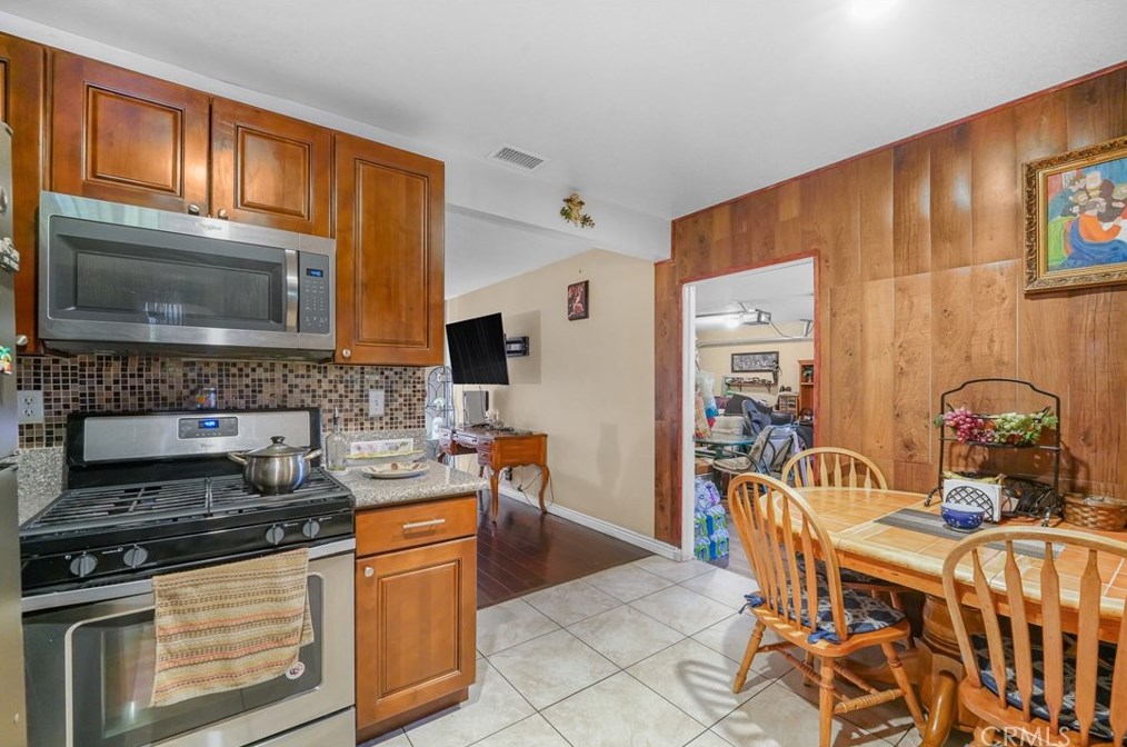 4193 Overland St, Riverside CA  92503-4069 exterior