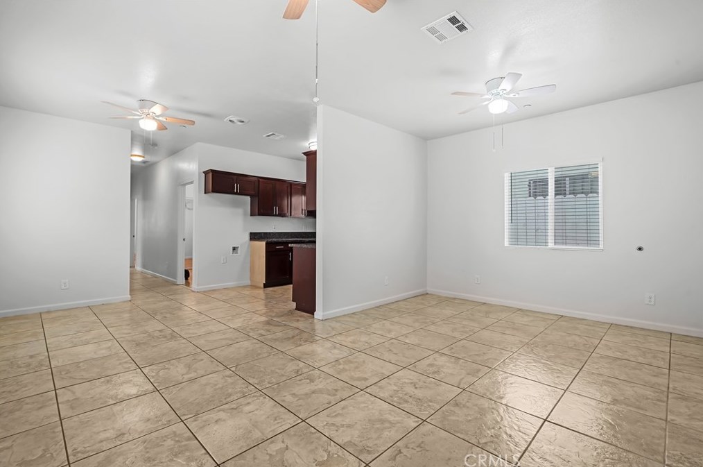 8213 Morton Ave, Los Angeles CA  90001-3541 exterior