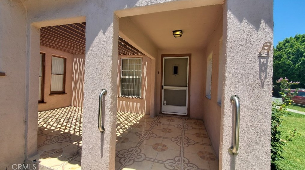 6545 Gaviota Ave, Long Beach CA  90805-2524 exterior