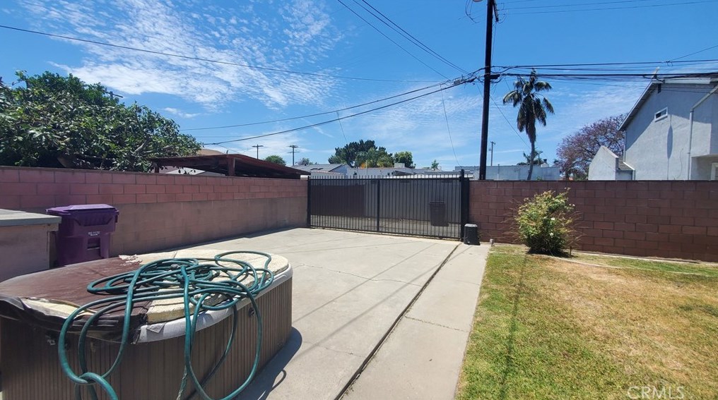 6545 Gaviota Ave, Long Beach CA  90805-2524 exterior
