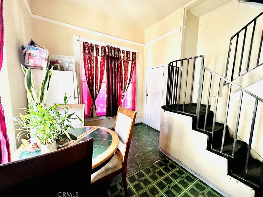 1530 Temple St, Los Angeles CA  90026-4755 exterior