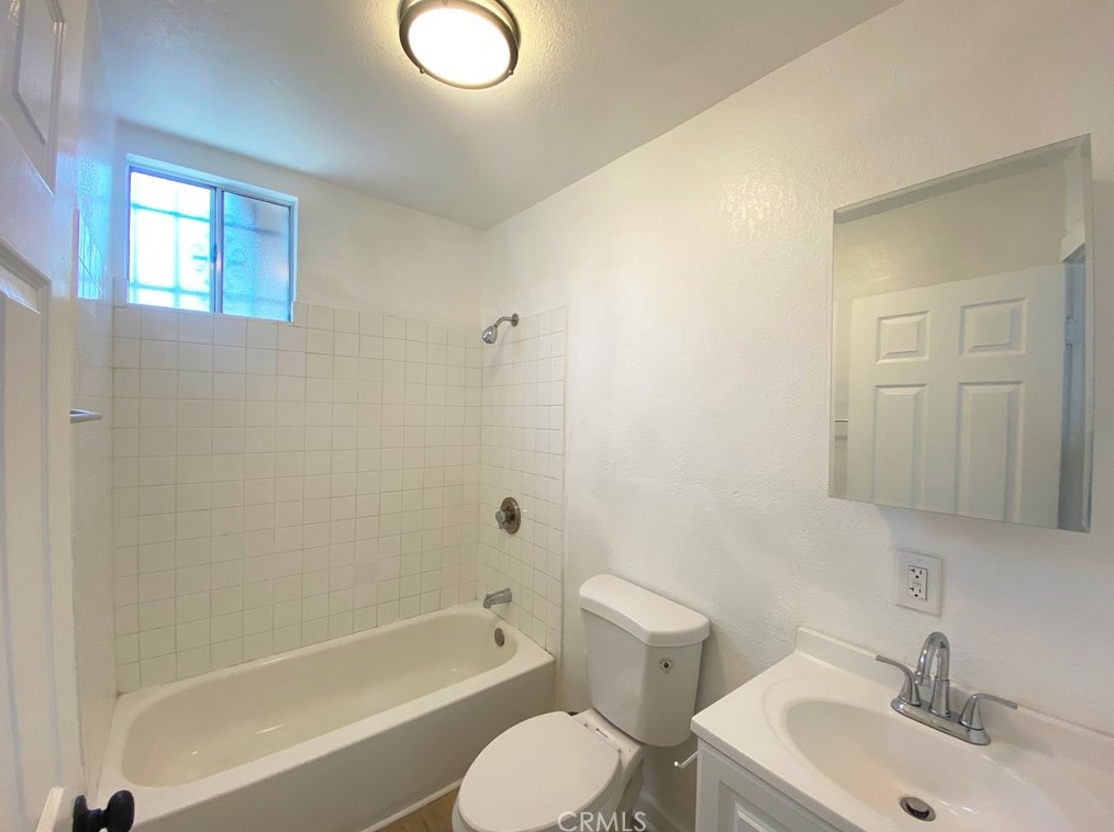 1723 59th Pl, Los Angeles CA  90043-3011 exterior