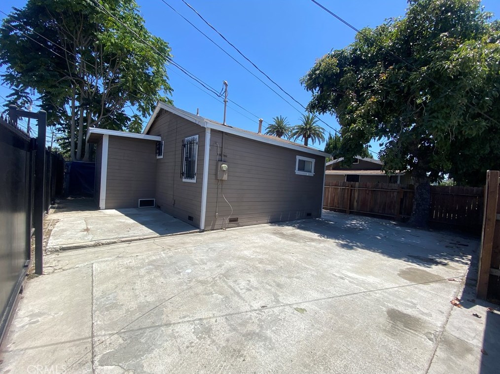 1723 59th Pl, Los Angeles CA  90043-3011 exterior