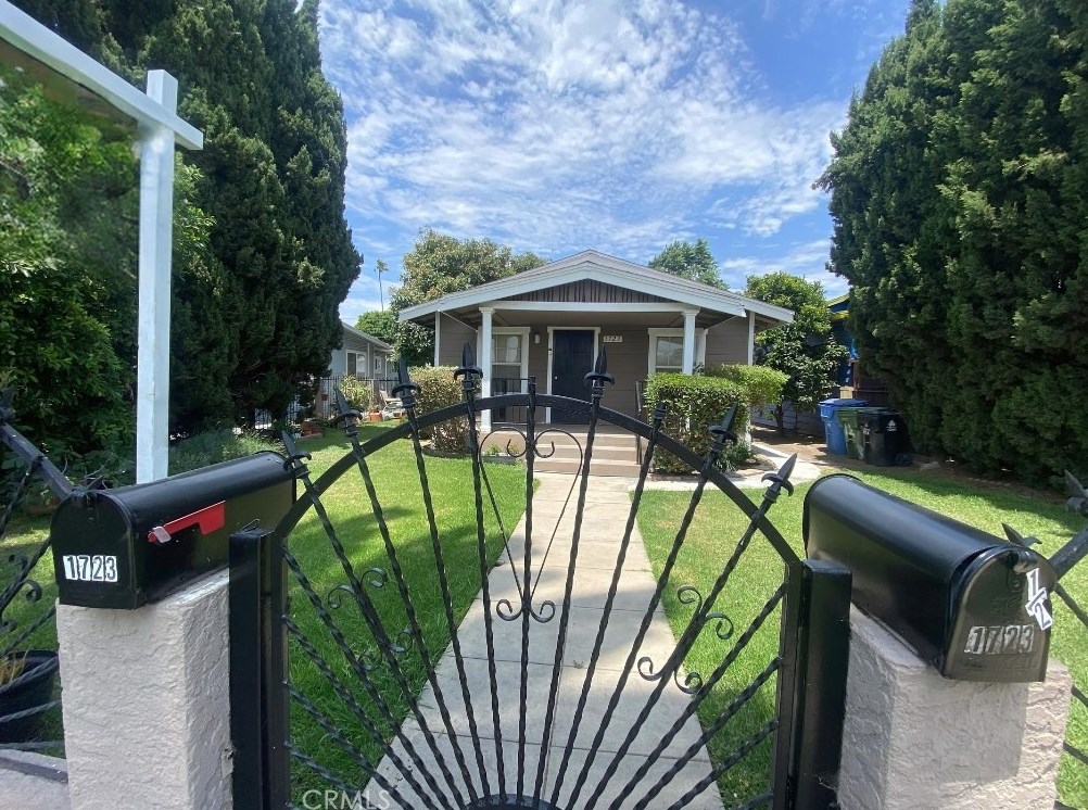 1723 59th Pl, Los Angeles CA  90043-3011 exterior