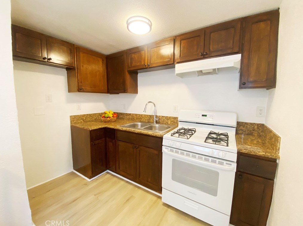 1723 59th Pl, Los Angeles CA  90043-3011 exterior