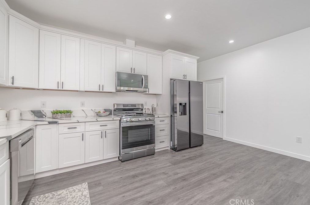 702 41st Pl, Los Angeles CA  90011-2951 exterior