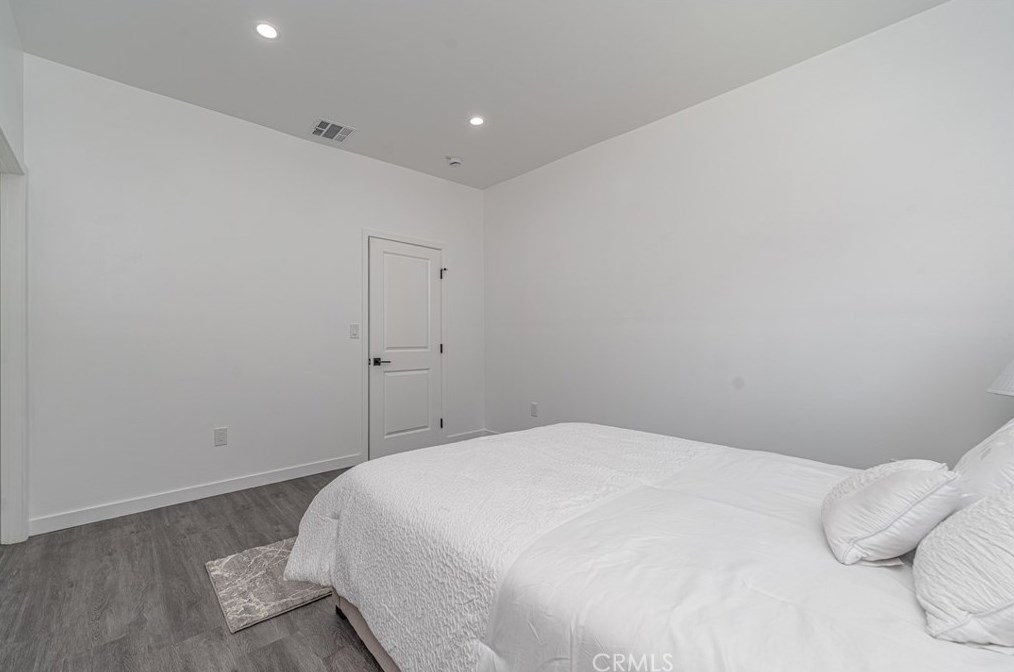 702 41st Pl, Los Angeles CA  90011-2951 exterior
