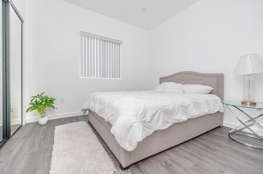 702 41st Pl, Los Angeles CA  90011-2951 exterior