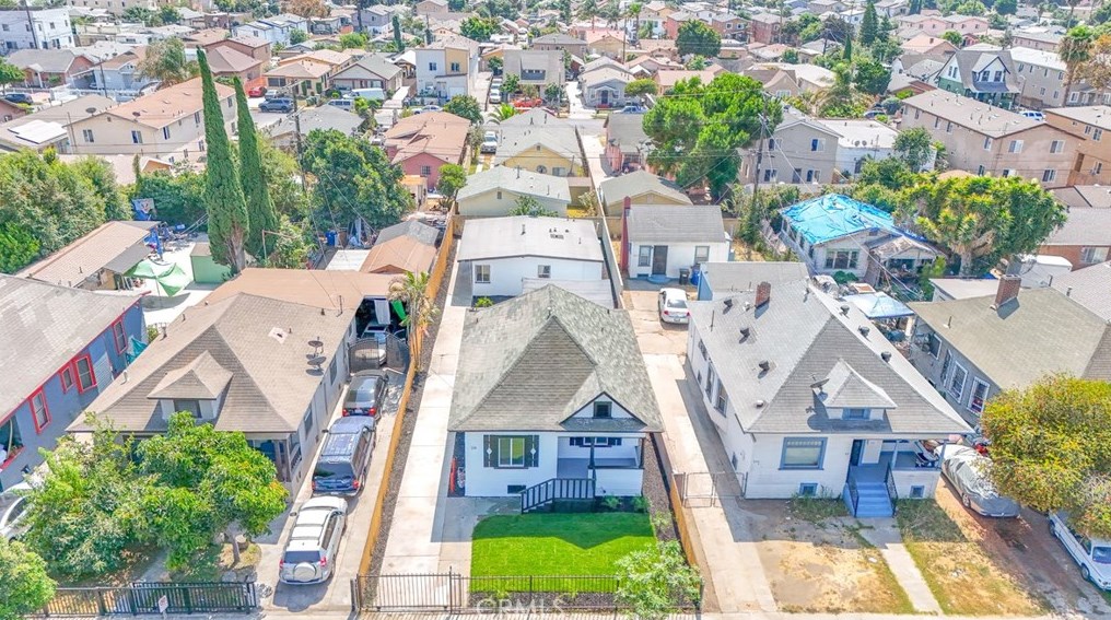 216 66 St, Los Angeles CA  90003-1813 exterior