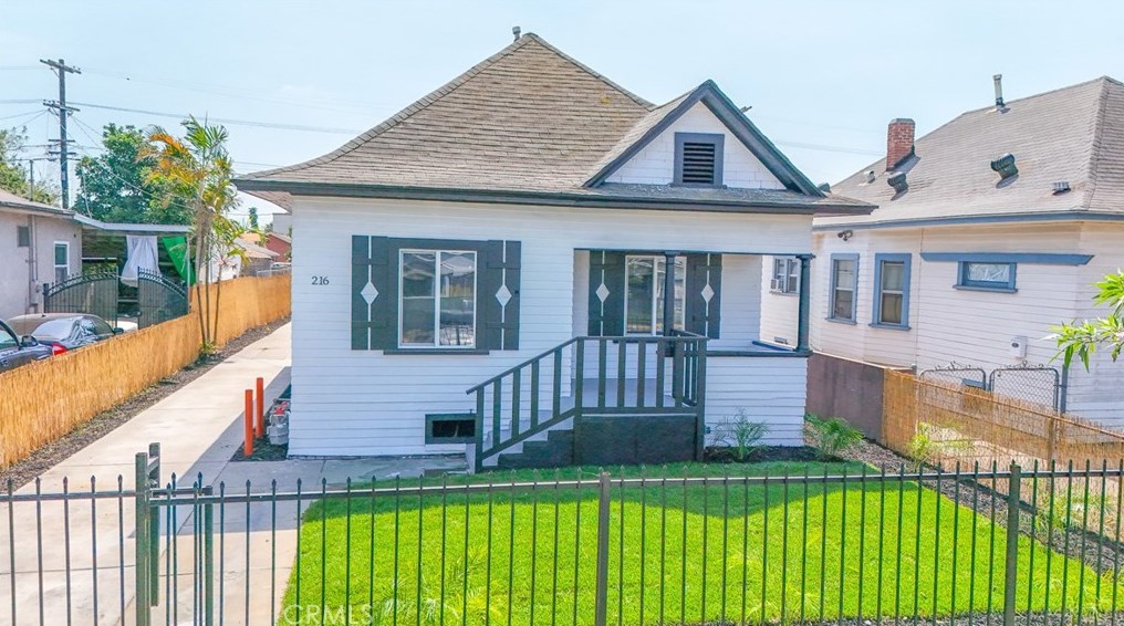 216 66 St, Los Angeles CA  90003-1813 exterior